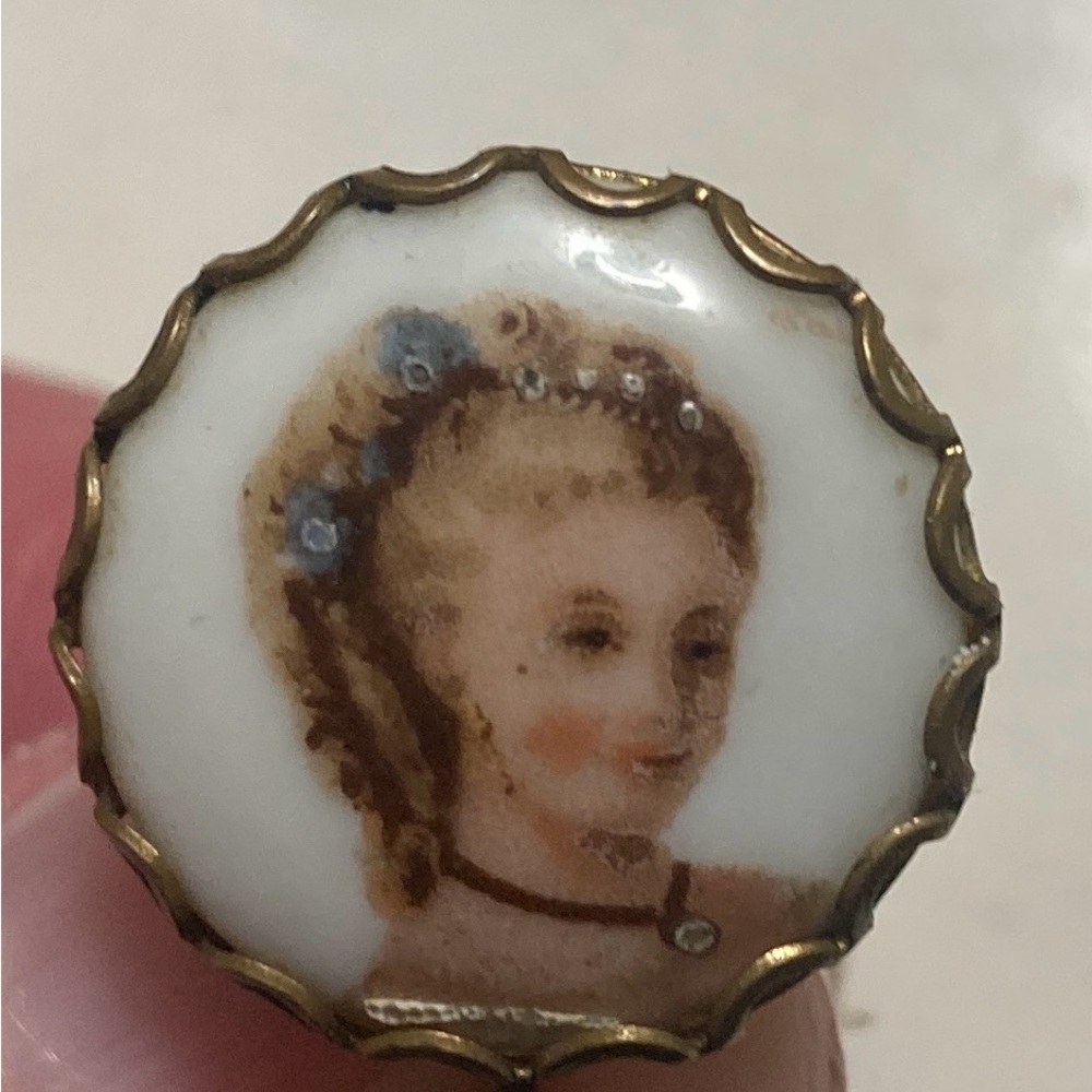 Limoges France Belle Cameo Single Earring-Antique from the ‘30s- Screw-back